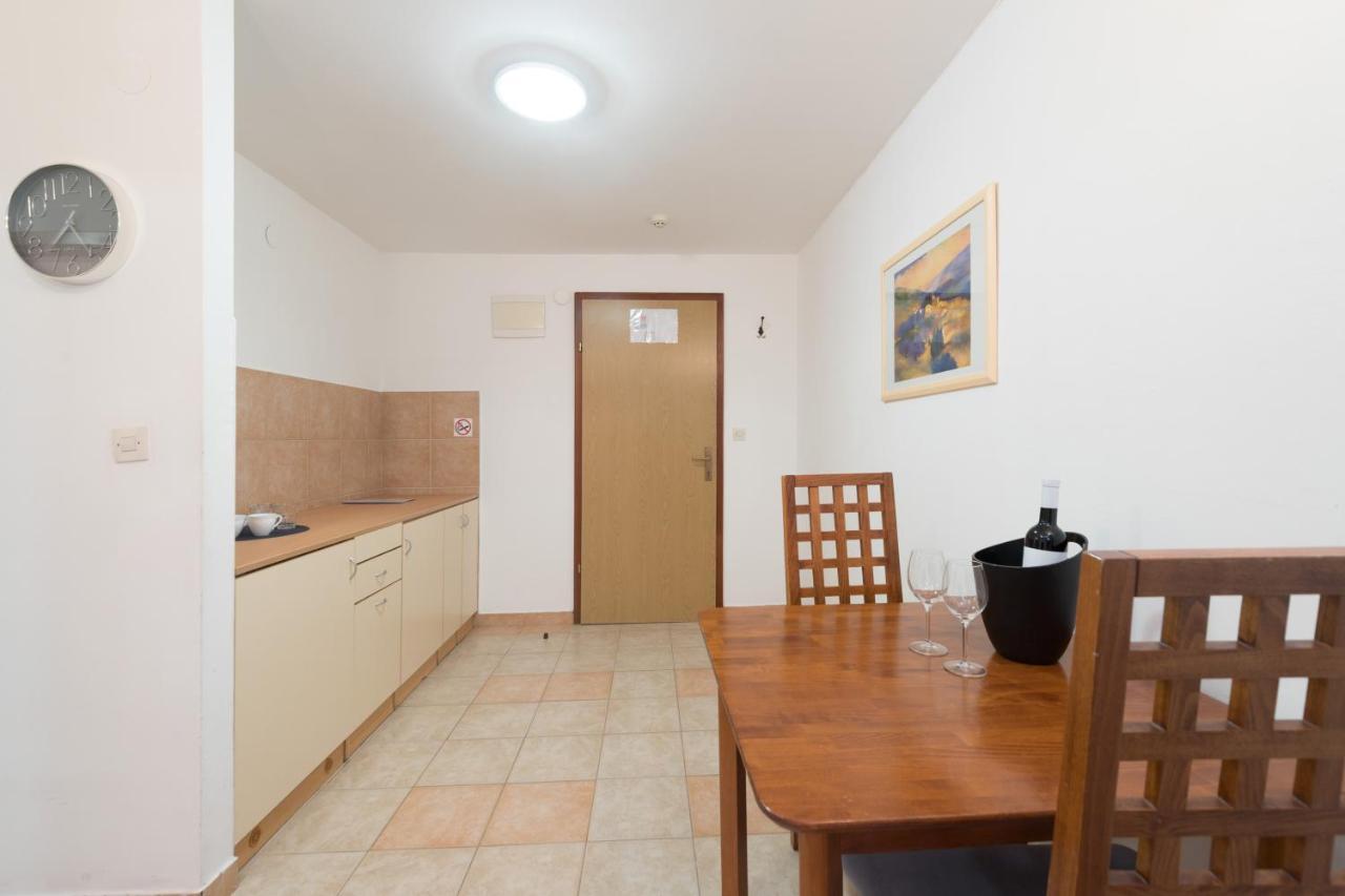 Hotel Rooms Roccia Novigrad  Εξωτερικό φωτογραφία